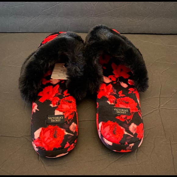 Victoria’s Secret Slippers size small - Picture 8 of 8
